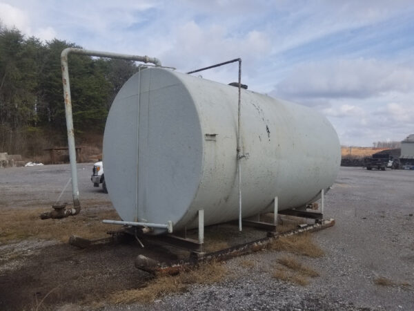 FT009 UNKNOWN 8 X 8 FUEL TANK