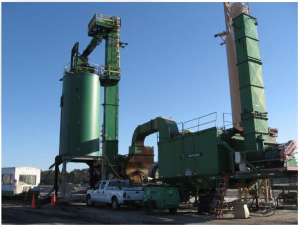 SS007 Cedar Rapids PORTABLE CRANE ERECTED SILO W/ BUCKET ELEVATOR